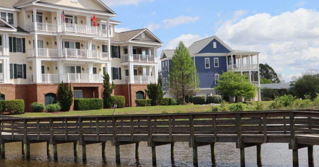 Waterfront Homes in Washington